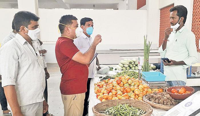 చిరు వ్యాపారులకు వ్యాక్సిన్‌