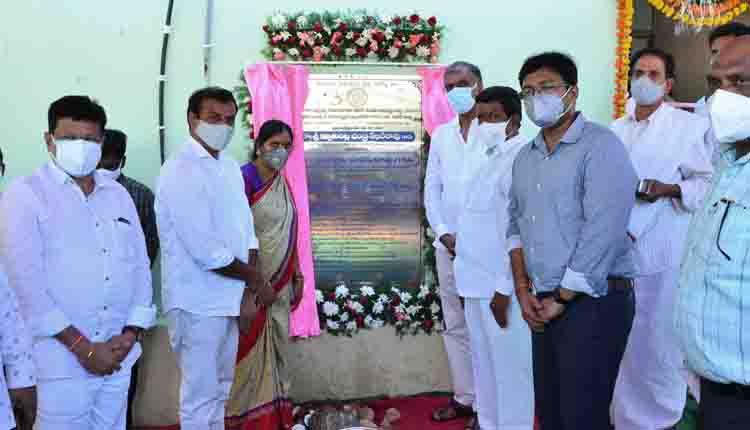 నాలుగైదు నెలల్లో రైలు కూత పెట్టాలి