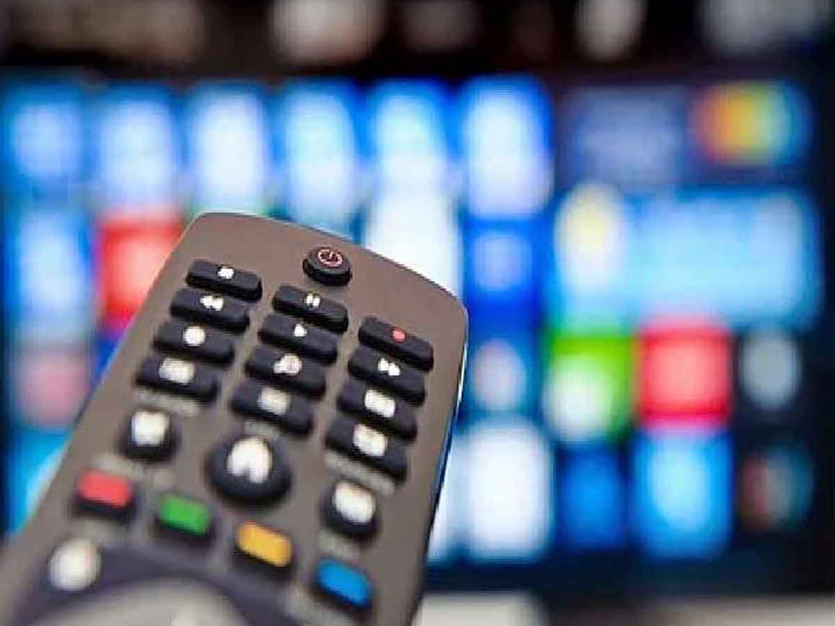 టీవీ ఛాన‌ళ్ల కోసం చ‌ట్ట‌ప‌ర‌మైన యంత్రాంగం : నోటిఫికేష‌న్ జారీ