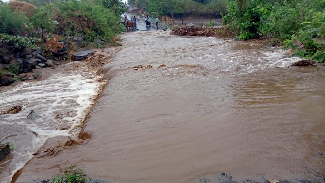 అంతర్గాంలో వరద ఉధృతి..నిలిచిన రాకపోకలు