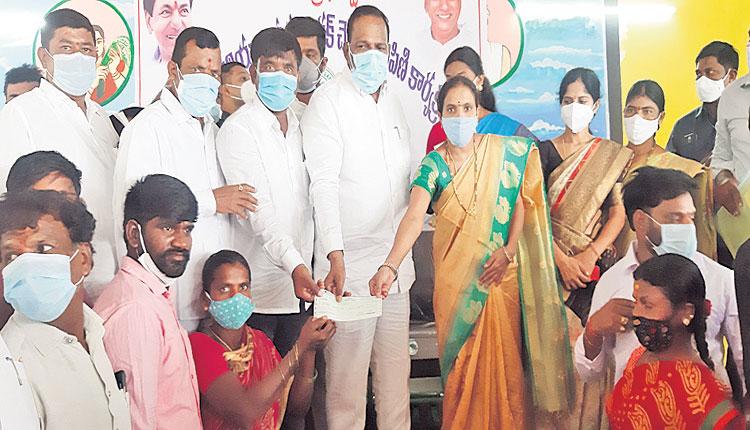 ప్రజా సంక్షేమానికి పెద్దపీట