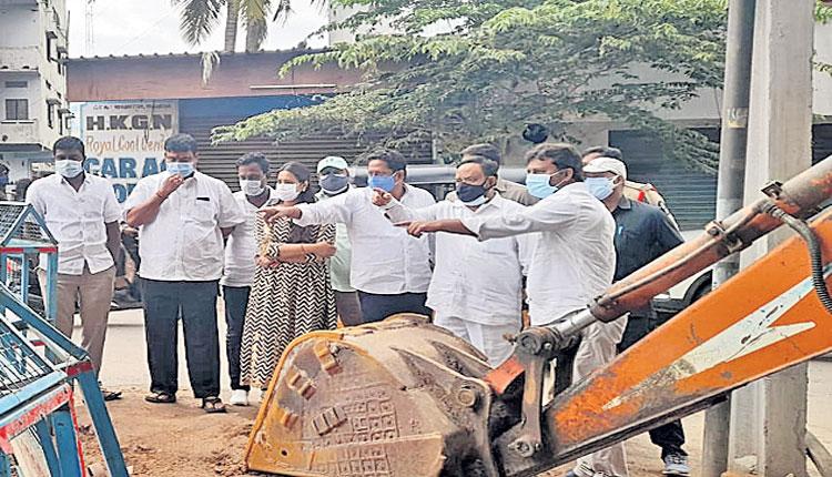 బాలుడి కుటుంబాన్ని ఆదుకుంటాం