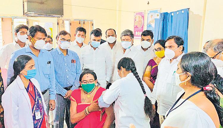 కరోనా నుంచి ప్రజలను కాపాడటమే లక్ష్యం