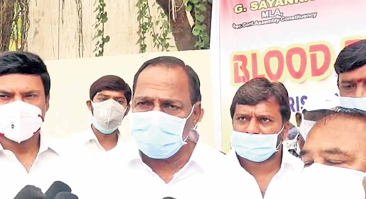 రక్తదాన శిబిరాల ఏర్పాటు హర్షణీయం