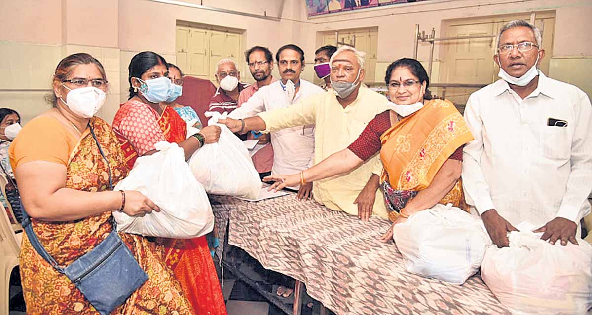 సీఎం కేసీఆర్‌ కృషి అమోఘం