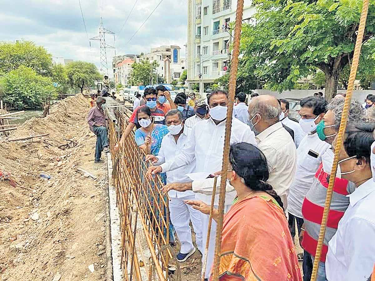 పనుల్లో వేగం పెంచాలి