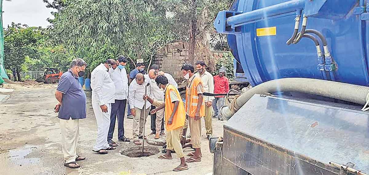 మురుగు ప్రవాహానికి ఆటంకాల్లేకుండా చూడాలి