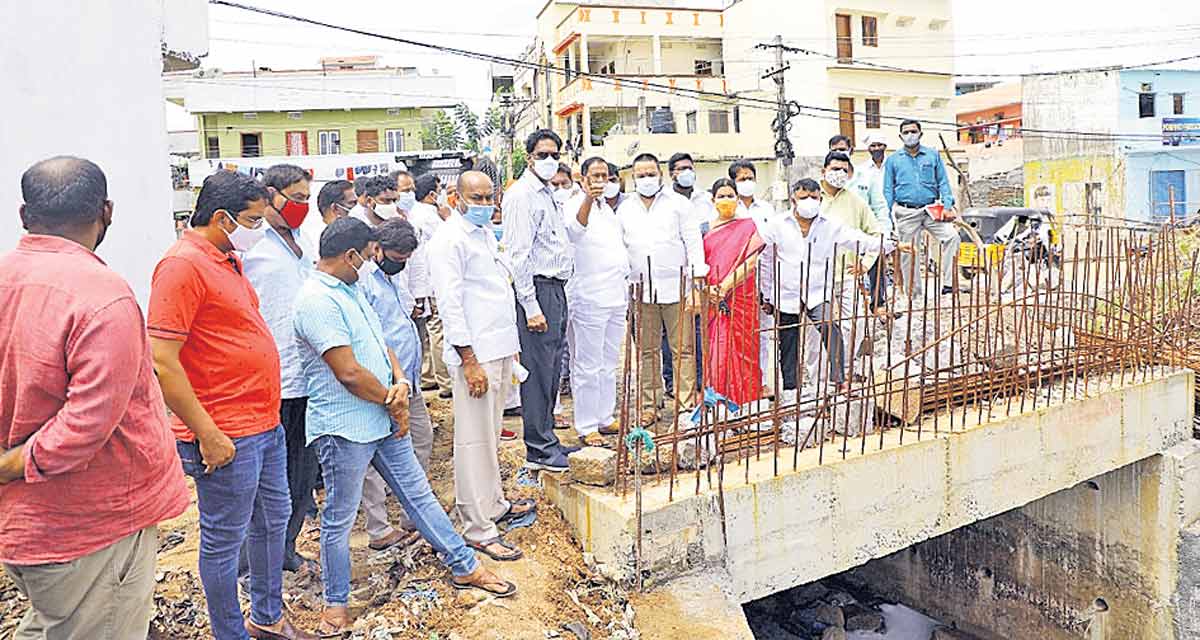 వరదనీటి సమస్యకు శాశ్వత పరిష్కారం