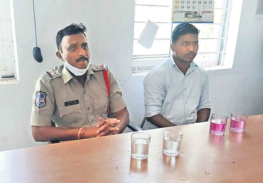 ఏసీబీకి చిక్కిన ఎస్సై