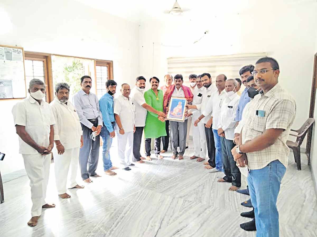 బసవేశ్వరుడి ప్రాజెక్టు నిర్మాణంపై హర్షం