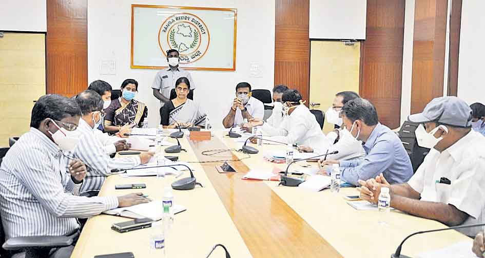 హరిత తెలంగాణ దిశ‌గా అడుగులు వేయాలి