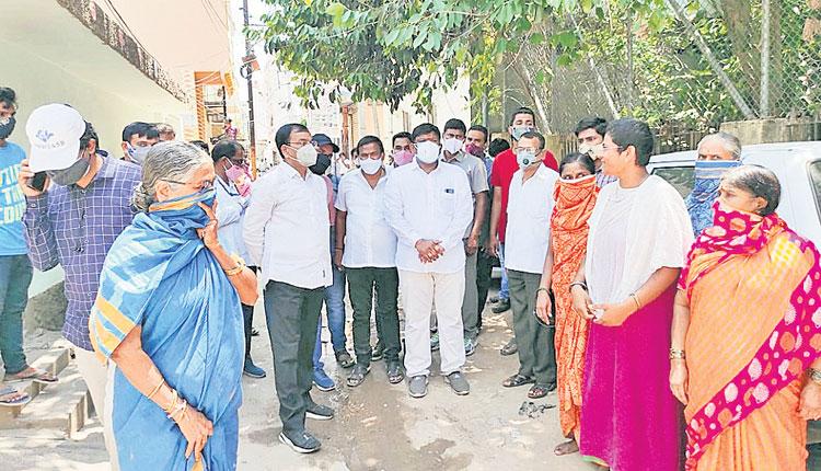 అంచెలంచెలుగా అన్ని బస్తీల అభివృద్ధి