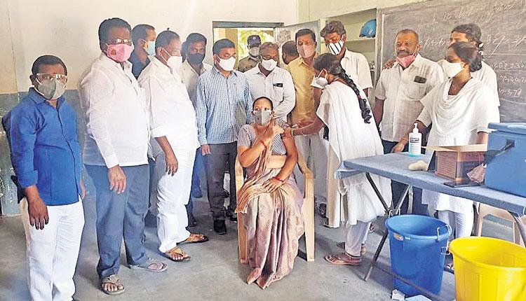 టీకా పంపిణీ వేగవంతం