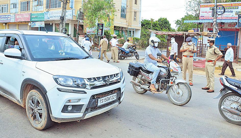 లాక్‌డౌన్‌ నిబంధనలు పాటించాలి