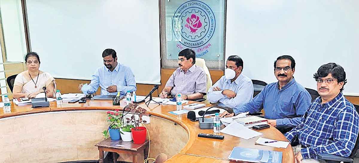 సవాళ్లను అధిగమించేలా పరిశోధనలు సాగాలి