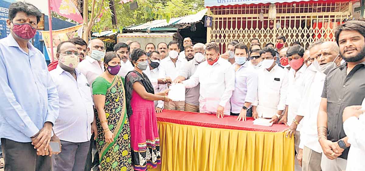 అర్హులైన వారందరికీ ‘సీఎం రిలీఫ్‌ ఫండ్‌ ’