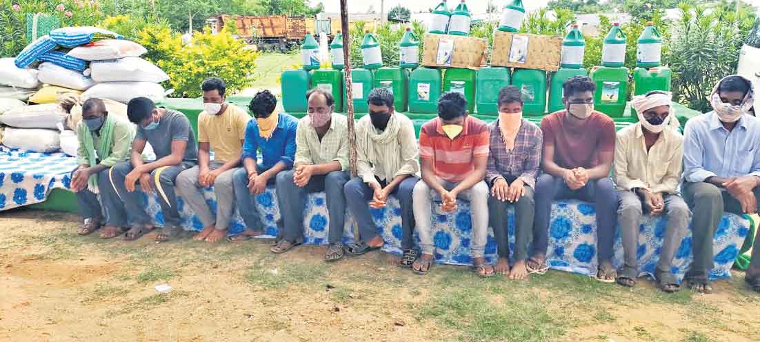 భారీగా నకిలీ విత్తనాలు పట్టివేత