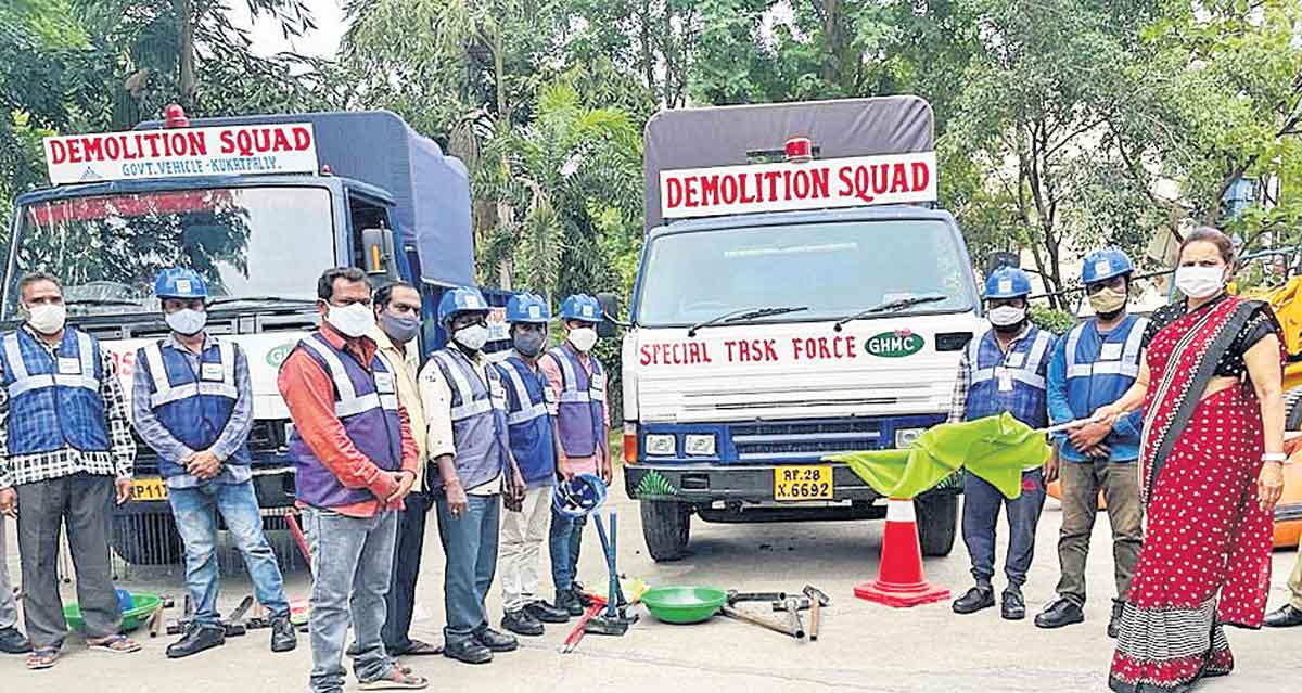 అక్రమ నిర్మాణాలపై ఉక్కుపాదం
