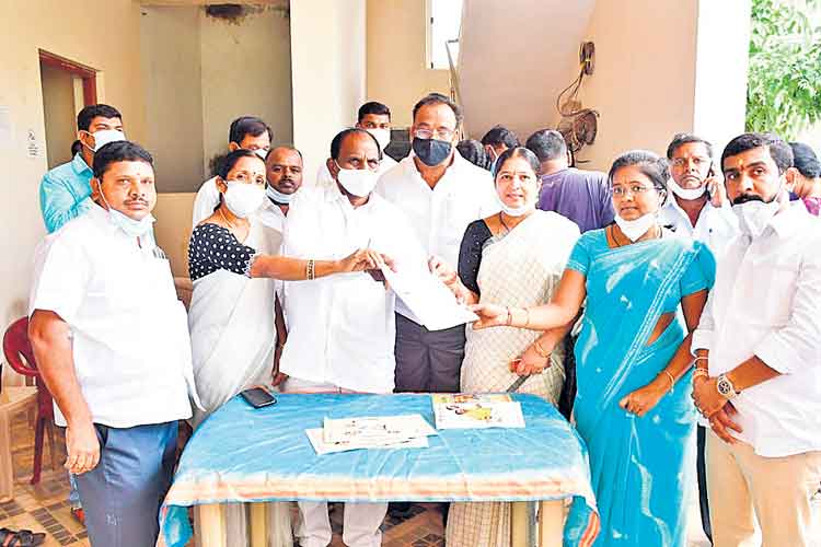 పేద కుటుంబాలకు సర్కార్‌ భరోసా