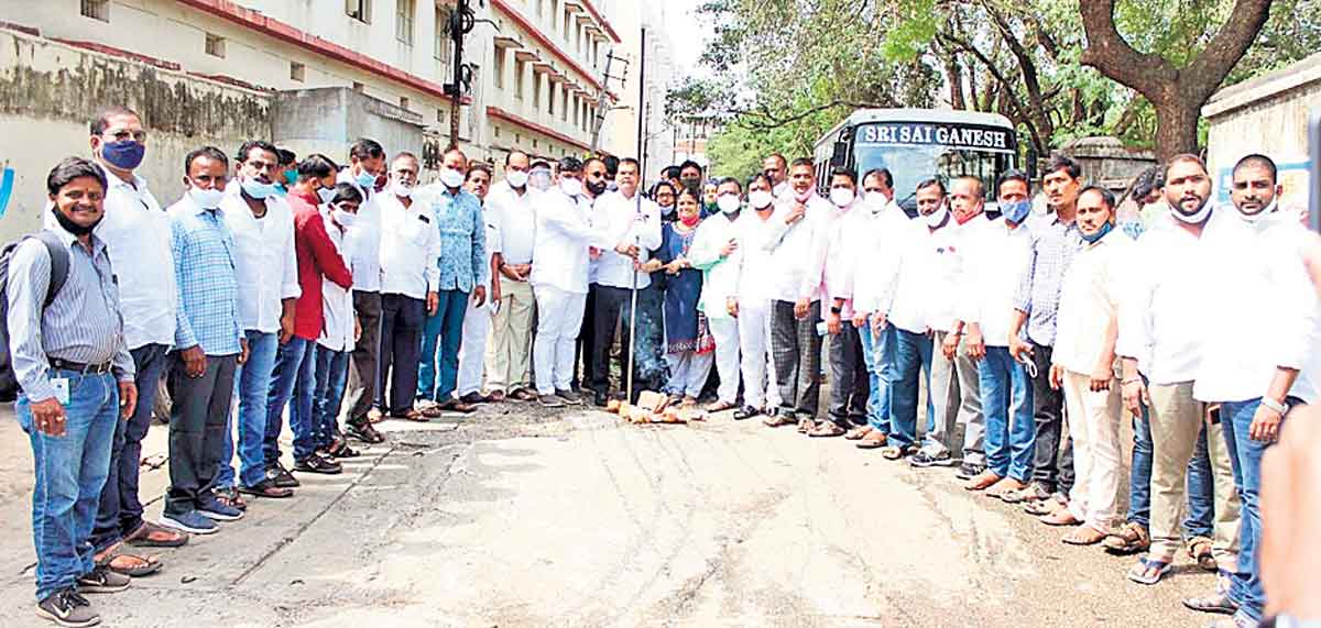 రహదారుల అభివృద్ధికి కృషి