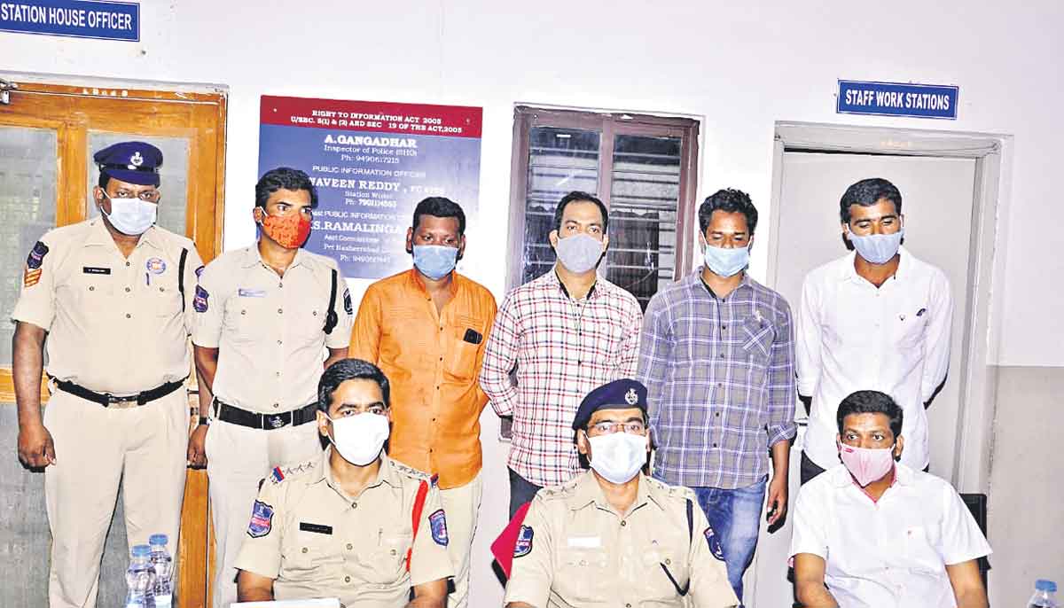 ఉద్యోగం పోయి.. డబ్బుల కోసం హత్య