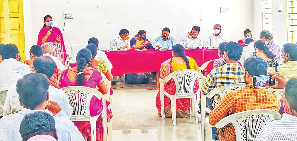 పల్లె ప్రగతిని పకడ్బందీగా చేపట్టాలి