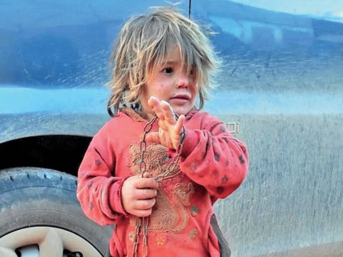 గొలుసుల్లో బంధించిన బాల్యం: ఆతృత‌తో తింటూ ఆరేండ్ల శ‌ర‌ణార్థి క‌న్నుమూత‌