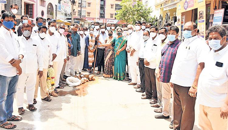 నాలాల అభివృద్ధిపై ప్రత్యేక దృష్టి