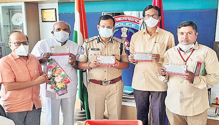 పొగాకు ఉత్పత్తులకు దూరంగా ఉండాలి: సీపీ సజ్జనార్‌