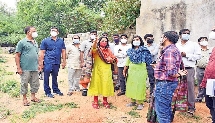 వాకింగ్‌ ట్రాక్‌ పనులు పూర్తిచేయాలి