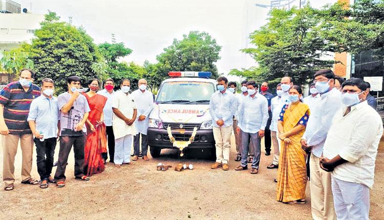 ఉచిత అంబులెన్స్ సేవలు వినియోగించుకోవాలి