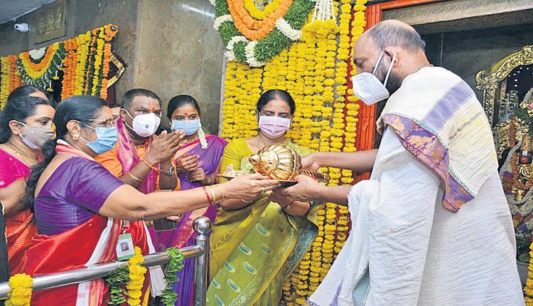 రాష్ట్ర ప్రజలంతా ఆరోగ్యంగా ఉండాలని ప్రార్థించా