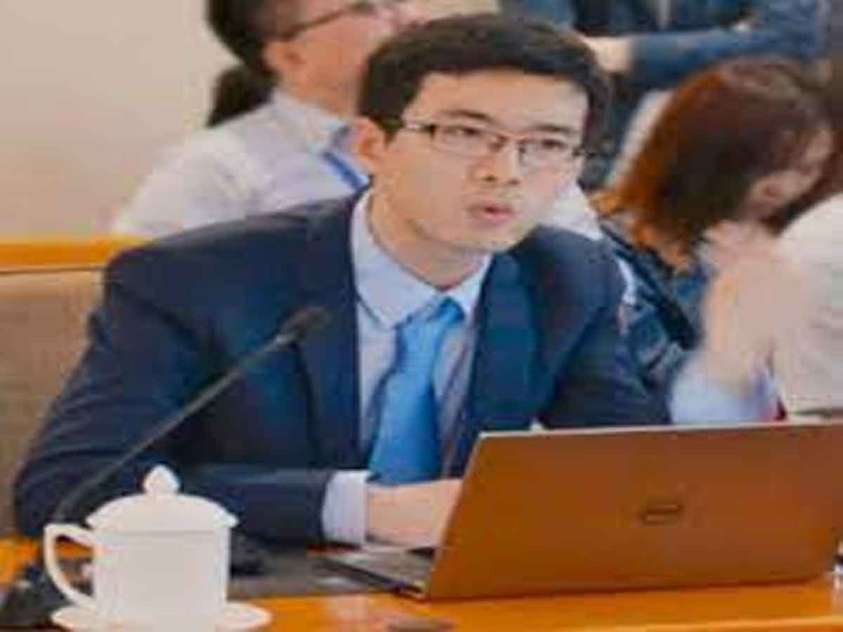 బ‌హు భార్య‌త్వానికి మ‌ద్ద‌తు.. లా ప్రొఫెస‌ర్‌కు ఇక్క‌ట్లు