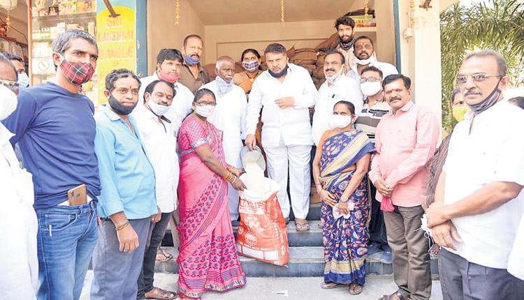 కష్టకాలంలోనూ పేదలకు అండగా ప్రభుత్వం