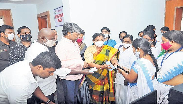 స్వచ్ఛంద సంస్థల సేవలు అభినందనీయం