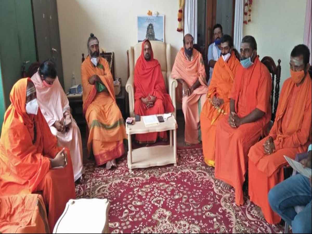 మార్చొద్దు : యెడ్డికి మ‌ద్ద‌తుగా లింగాయ‌త్ పీఠాధిప‌తులు