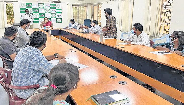 అక్రమ నిర్మాణాలపై ఉక్కుపాదం