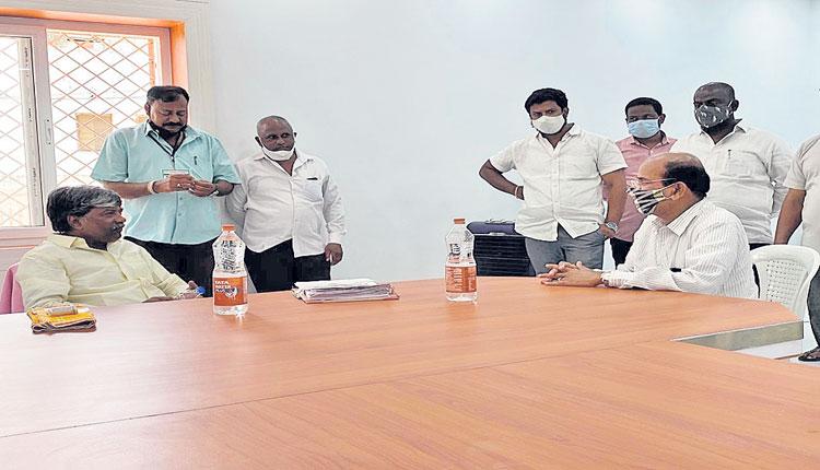 పనులు వేగవంతం చేయండి