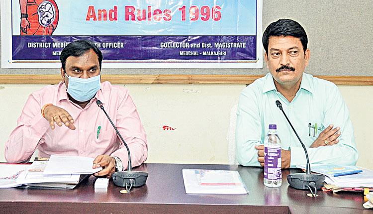 లింగ నిర్ధారణ పరీక్షలు చేస్తే చర్యలు తప్పవు