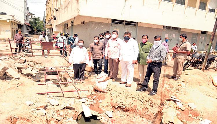 అభివృద్ధి పనుల్లో జాప్యం చేయొద్దు