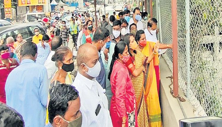 పూడికతీత పనులు సకాలంలో పూర్తి చేయాలి