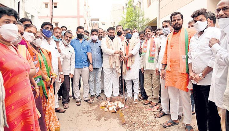 నిరాటంకంగా అభివృద్ధి పనులు