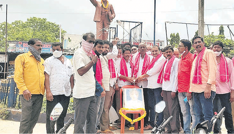 దళితుల అభ్యున్నతికి సర్కారు కృషి