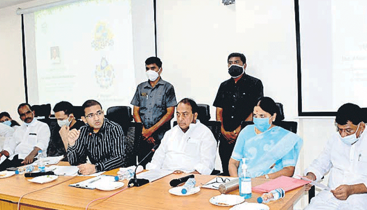 పట్టణాన్ని అగ్రగామిగా నిలుపుతా