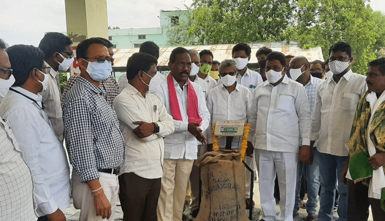 జొన్నలను ప్రభుత్వమే కొంటుంది