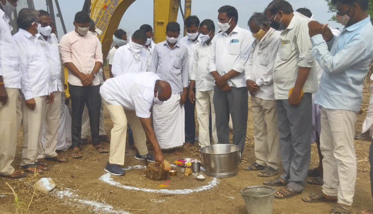 మౌలిక వసతుల కల్పనకు పెద్దపీట