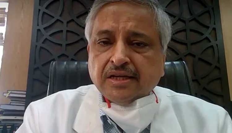 దేశంలో విరుచుకుప‌డ‌నున్న‌ థ‌ర్డ్‌వేవ్‌: ఎయిమ్స్ చీఫ్‌