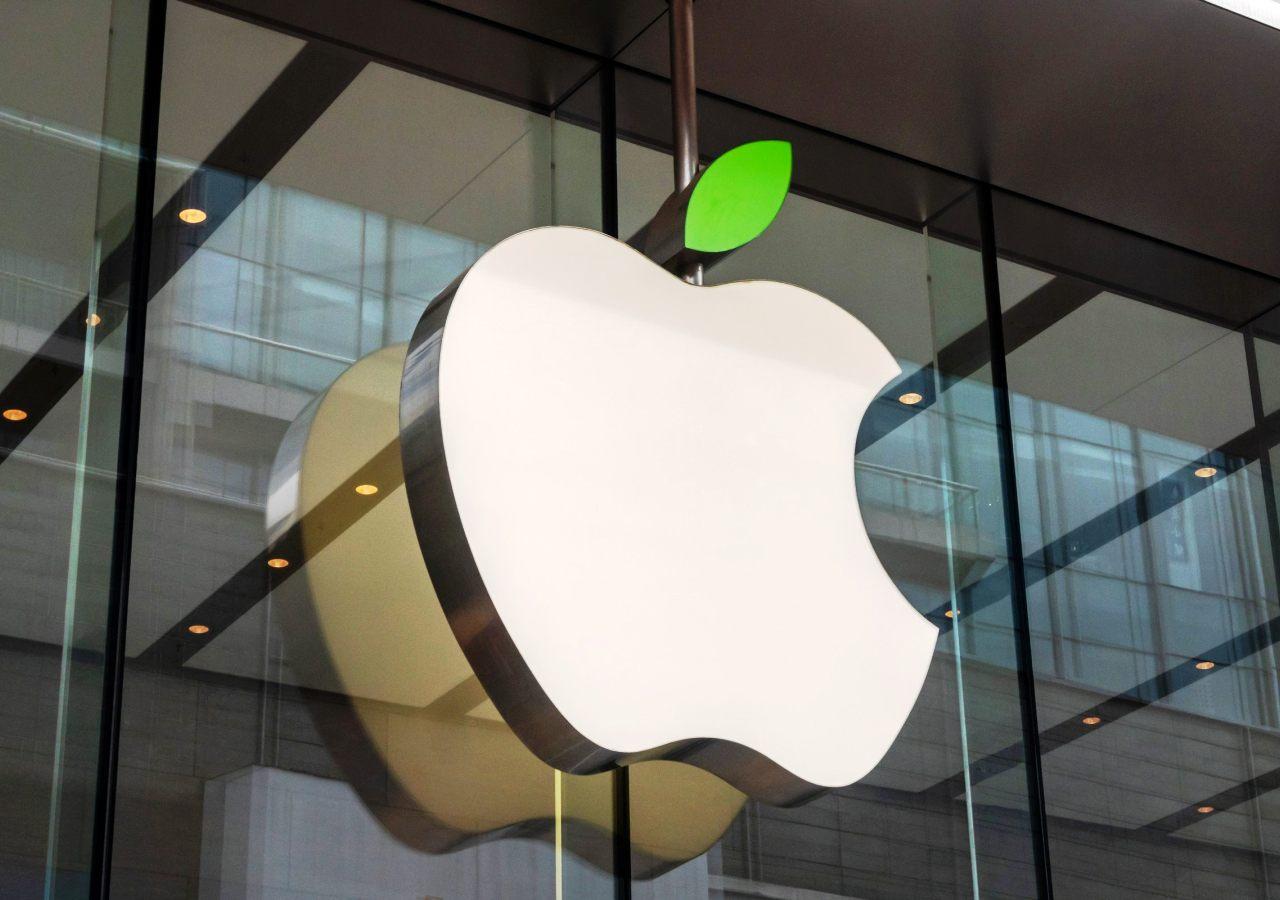 Shock for Apple | ఆపిల్కు షాక్.. టెక్ దిగ్గజం అనైతిక ప్రాక్టీస్పై సీసీఐ అభ్యంతరం!