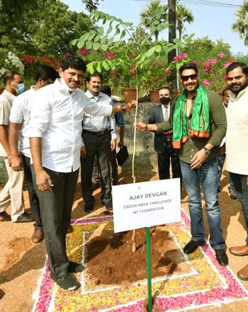 అజయ్దేవగణ్కు ఎంపీ సంతోష్ కృతజ్ఞతలు