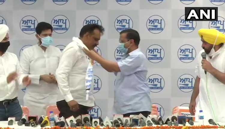 పంజాబ్‌లో సిక్కు వ్య‌క్తే ఆప్‌ సీఎం అభ్య‌ర్థి: కేజ్రివాల్‌